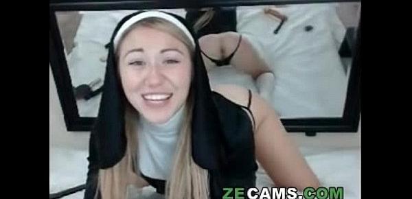  Nun play anal and slap her ass at webcam
